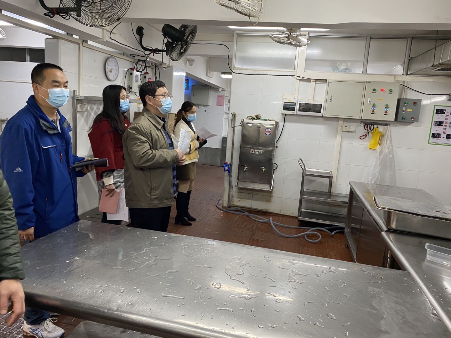 疫情防控做到位，，，，监视检查落实处 ----白云山威尼斯9499公司开展疫情防控检查事情